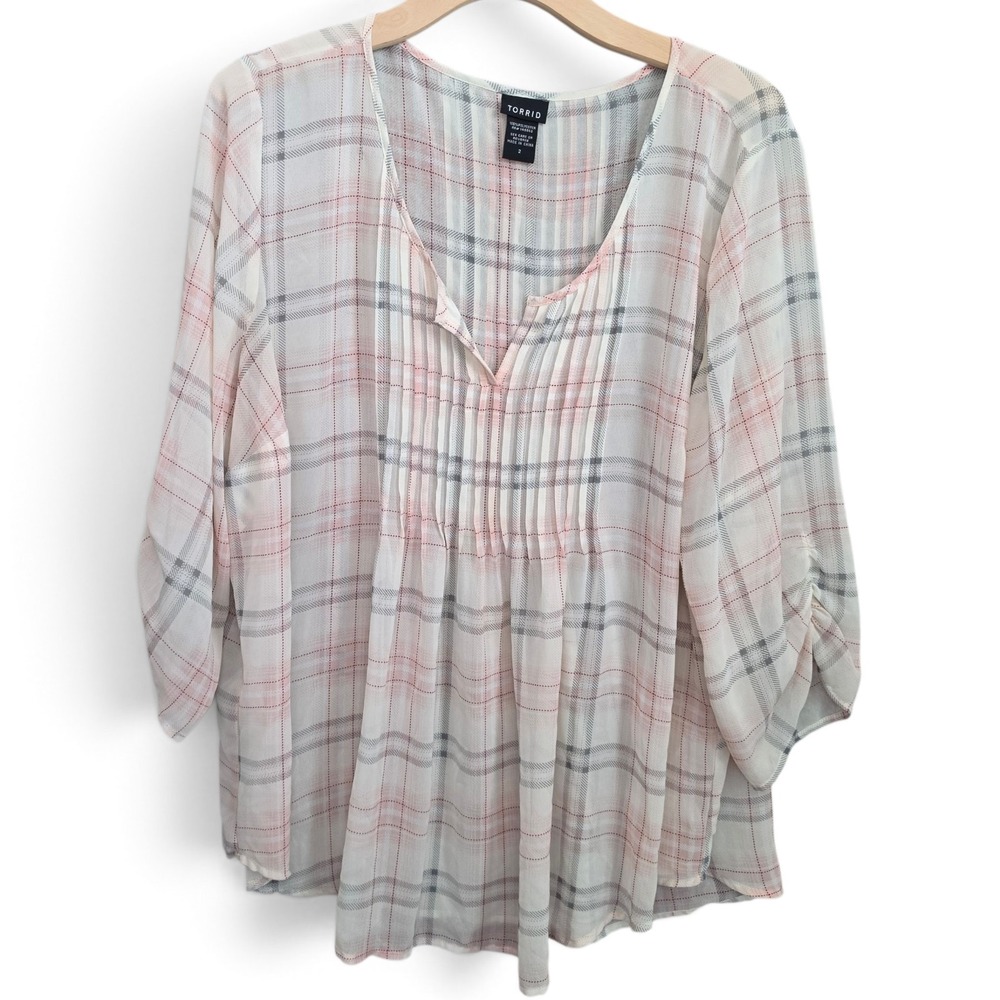 Torrid Top Womens 2 2X Blouse Tunic Pink Gray Plaid Chiffon Pintuck 3/4 Sleeve
